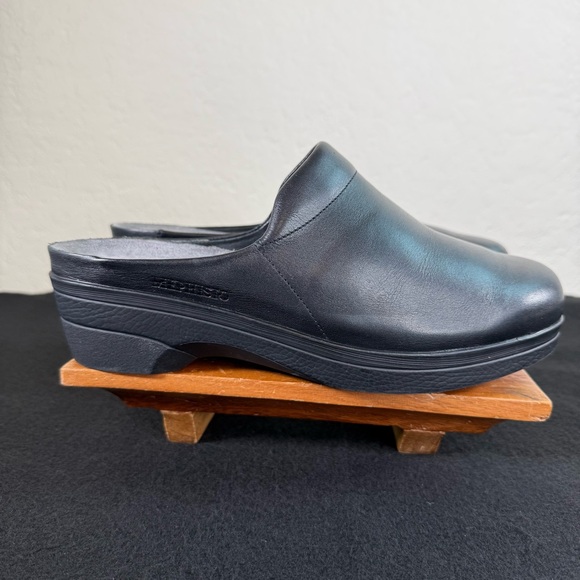Mephisto Shoes - Mephisto Satty Clog Black Slip On Full Grain Leather Wedge Mules Size 41
